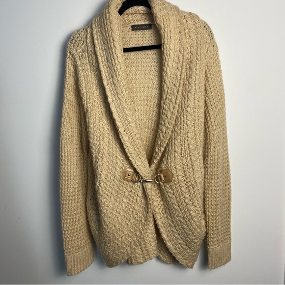 ⚪️ Suzy Shier Cream Cardigan Sweater - Picture 9 of 10